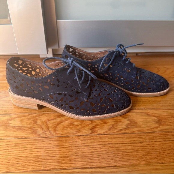 Jeffrey Campbell Navy Laser Cut Daisy Oxford Loafers — Size 6 - Picture 7 of 7